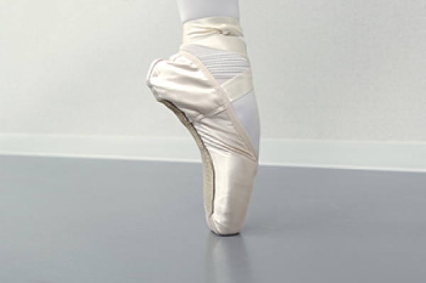 How do I Control Flexible Feet on Pointe? – The Ballet Blog